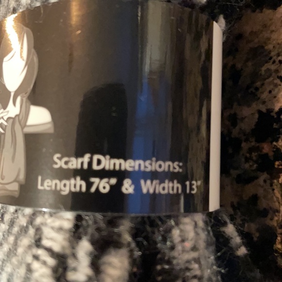 NWT Steve Madden black and white scarf - Picture 2 of 6